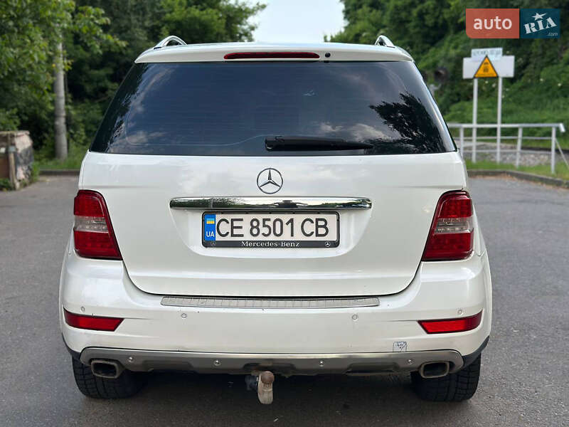 Внедорожник / Кроссовер Mercedes-Benz M-Class 2010 в Черновцах