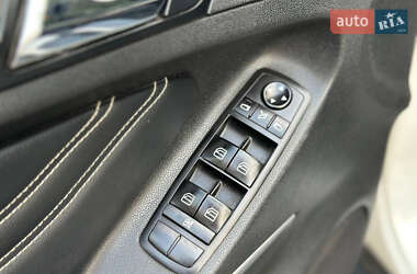 Позашляховик / Кросовер Mercedes-Benz M-Class 2011 в 