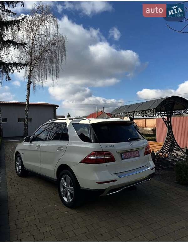 Внедорожник / Кроссовер Mercedes-Benz M-Class 2011 в Виноградове