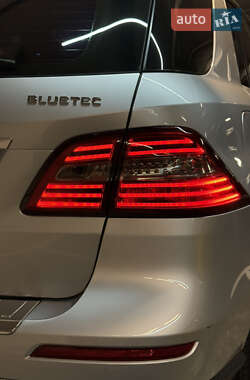 Внедорожник / Кроссовер Mercedes-Benz M-Class 2012 в 