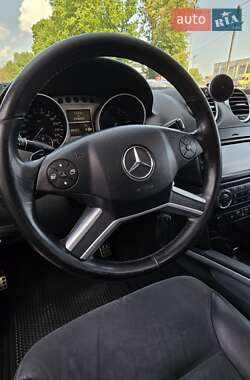 Внедорожник / Кроссовер Mercedes-Benz M-Class 2010 в 