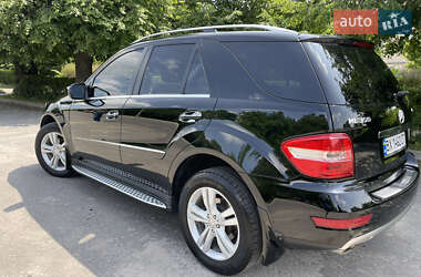 Внедорожник / Кроссовер Mercedes-Benz M-Class 2010 в 