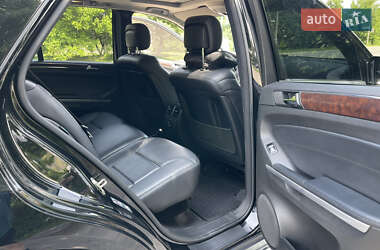 Внедорожник / Кроссовер Mercedes-Benz M-Class 2010 в 