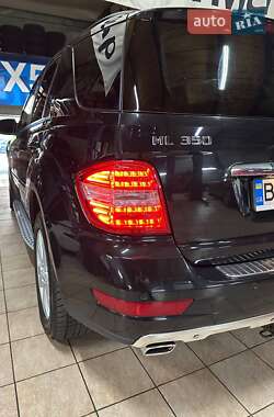 Позашляховик / Кросовер Mercedes-Benz M-Class 2010 в 