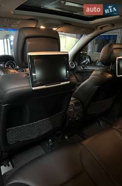 Позашляховик / Кросовер Mercedes-Benz M-Class 2010 в 