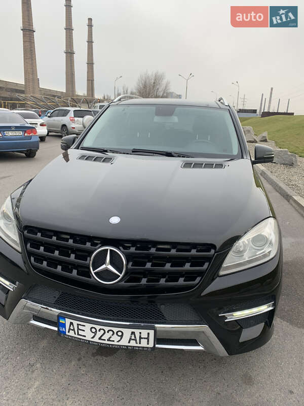Внедорожник / Кроссовер Mercedes-Benz M-Class 2011 в Днепре