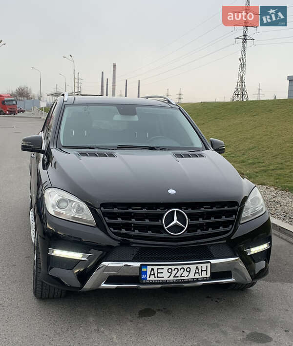 Внедорожник / Кроссовер Mercedes-Benz M-Class 2011 в Днепре