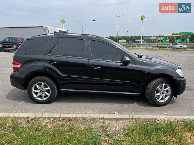 Внедорожник / Кроссовер Mercedes-Benz M-Class 2009 в Умани