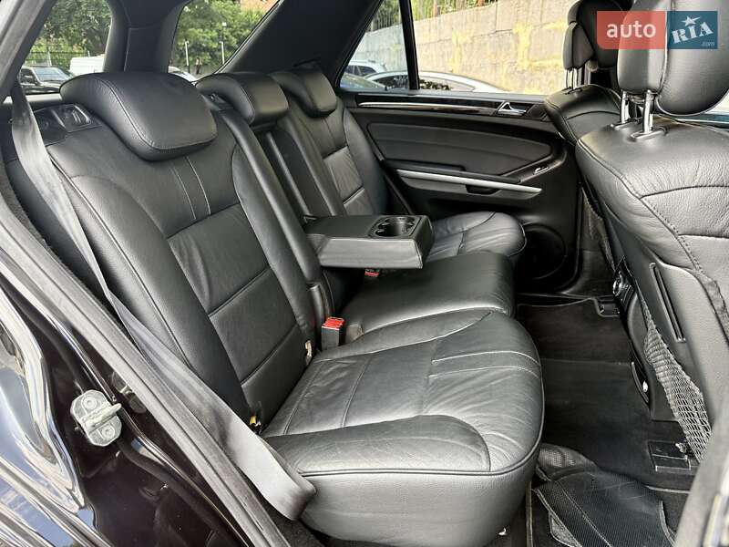 Внедорожник / Кроссовер Mercedes-Benz M-Class 2010 в Харькове