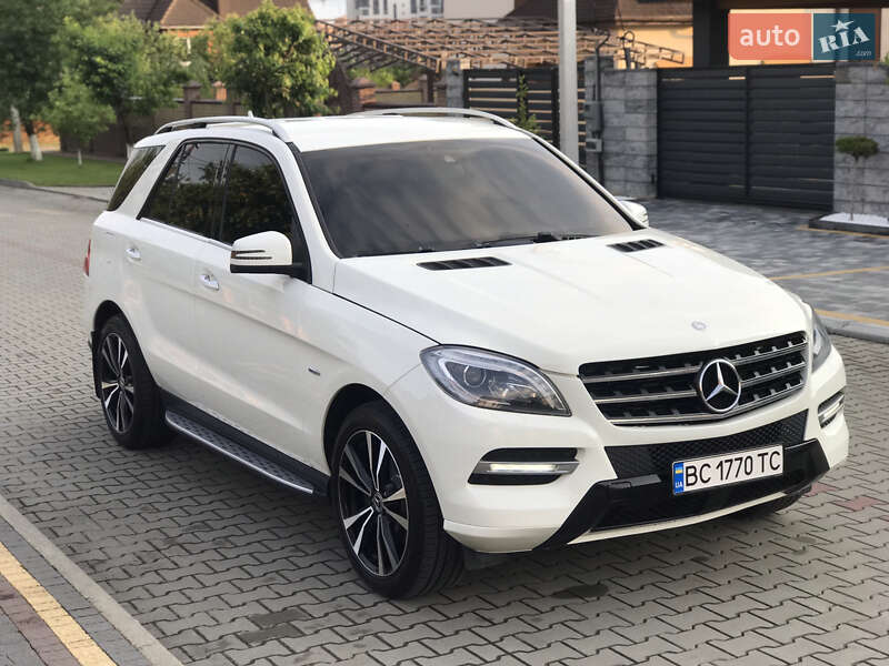 Позашляховик / Кросовер Mercedes-Benz M-Class 2012 в Луцьку