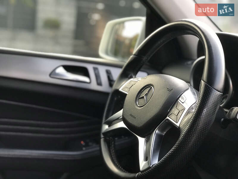Позашляховик / Кросовер Mercedes-Benz M-Class 2012 в Луцьку