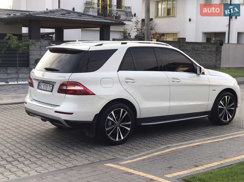 Позашляховик / Кросовер Mercedes-Benz M-Class 2012 в Луцьку