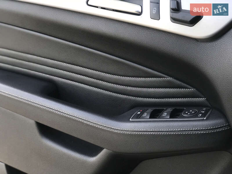Позашляховик / Кросовер Mercedes-Benz M-Class 2012 в Луцьку