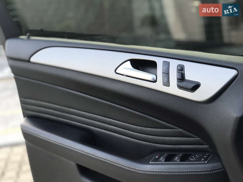 Позашляховик / Кросовер Mercedes-Benz M-Class 2012 в Луцьку