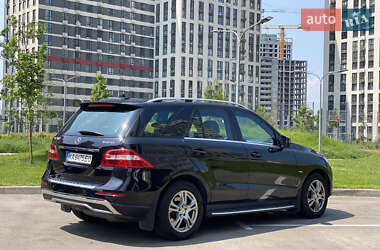 Внедорожник / Кроссовер Mercedes-Benz M-Class 2011 в 