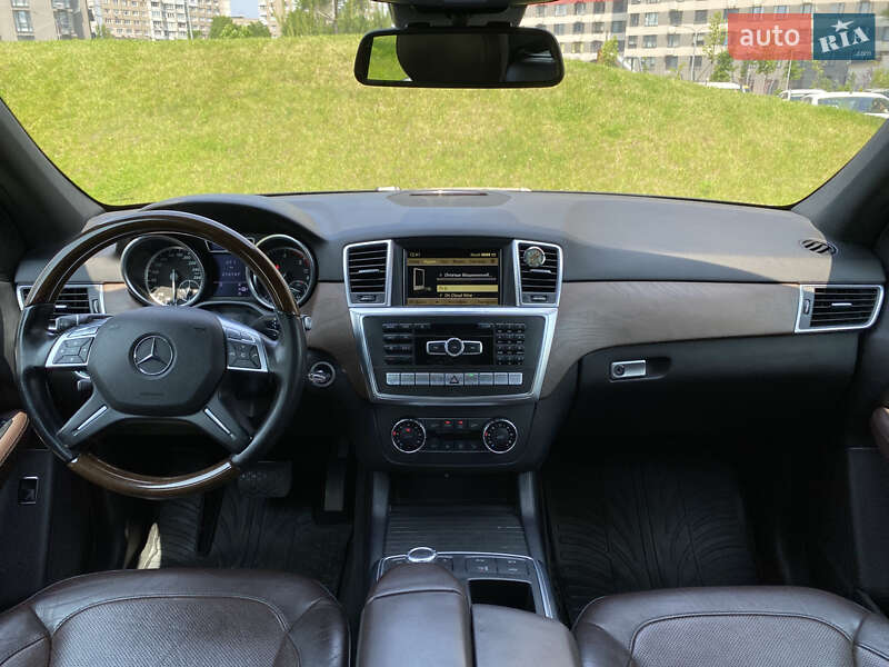 Внедорожник / Кроссовер Mercedes-Benz M-Class 2011 в Киеве
