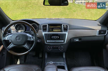 Внедорожник / Кроссовер Mercedes-Benz M-Class 2011 в 
