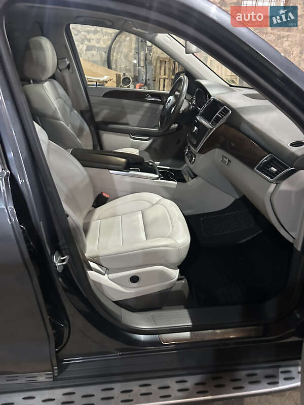 Внедорожник / Кроссовер Mercedes-Benz M-Class 2011 в Киеве