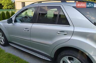 Внедорожник / Кроссовер Mercedes-Benz M-Class 2011 в 