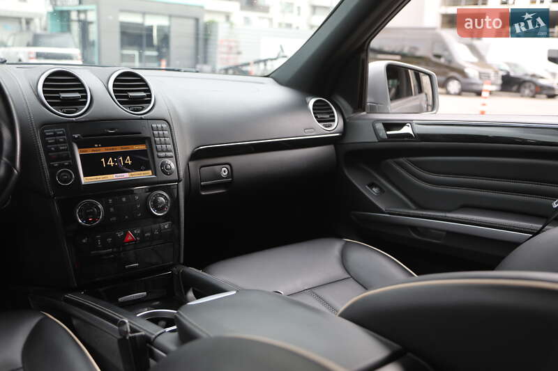 Позашляховик / Кросовер Mercedes-Benz M-Class 2011 в Харкові