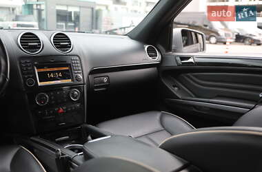 Внедорожник / Кроссовер Mercedes-Benz M-Class 2011 в 