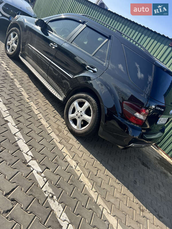 Внедорожник / Кроссовер Mercedes-Benz M-Class 2009 в Одессе