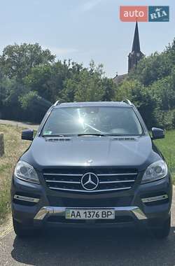 Внедорожник / Кроссовер Mercedes-Benz M-Class 2011 в 