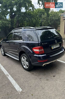 Внедорожник / Кроссовер Mercedes-Benz M-Class 2010 в 