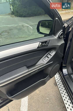 Внедорожник / Кроссовер Mercedes-Benz M-Class 2010 в 