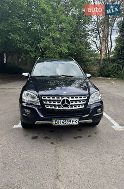 Внедорожник / Кроссовер Mercedes-Benz M-Class 2010 в 
