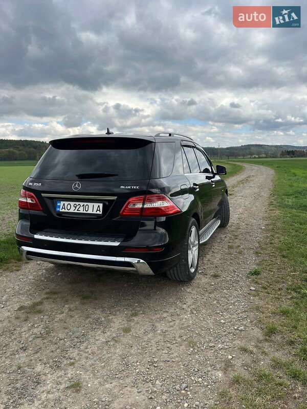 Позашляховик / Кросовер Mercedes-Benz M-Class 2012 в Міжгір'ї