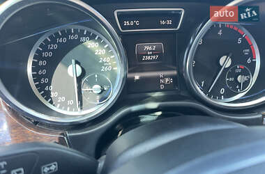 Внедорожник / Кроссовер Mercedes-Benz M-Class 2013 в 