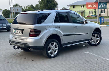 Внедорожник / Кроссовер Mercedes-Benz M-Class 2005 в 