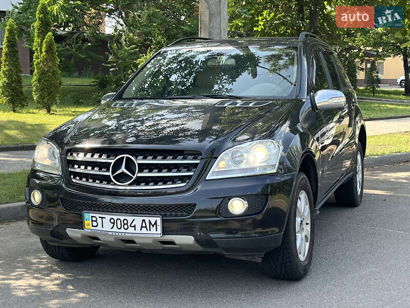Внедорожник / Кроссовер Mercedes-Benz M-Class 2006 в 