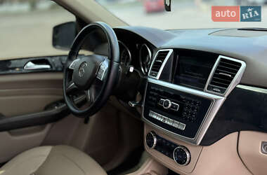 Внедорожник / Кроссовер Mercedes-Benz M-Class 2012 в 