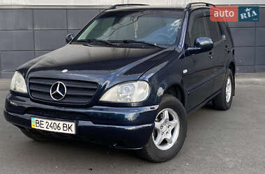 Внедорожник / Кроссовер Mercedes-Benz M-Class 1999 в 