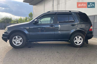 Внедорожник / Кроссовер Mercedes-Benz M-Class 1999 в 