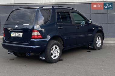Внедорожник / Кроссовер Mercedes-Benz M-Class 1999 в 