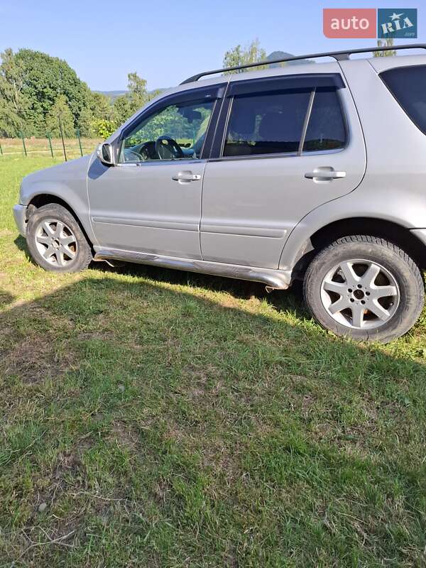 Mercedes-Benz M-Class 2001