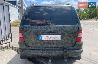 Внедорожник / Кроссовер Mercedes-Benz M-Class 2000 в 