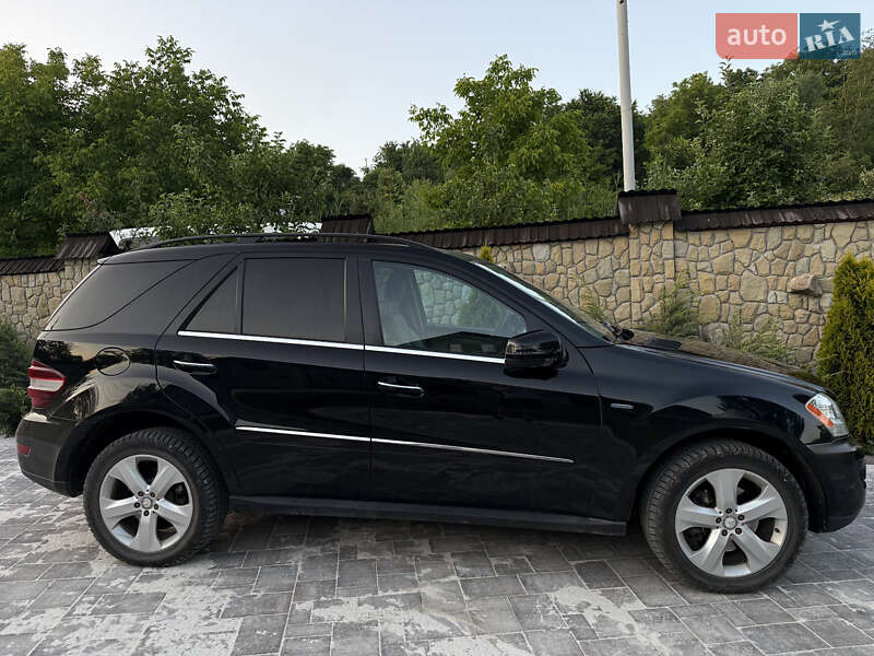 Внедорожник / Кроссовер Mercedes-Benz M-Class 2011 в Снятине