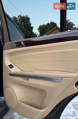 Внедорожник / Кроссовер Mercedes-Benz M-Class 2011 в 