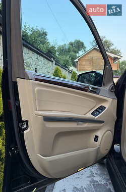Внедорожник / Кроссовер Mercedes-Benz M-Class 2011 в 