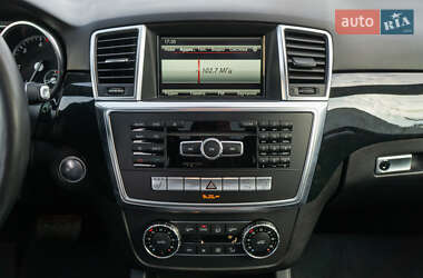 Позашляховик / Кросовер Mercedes-Benz M-Class 2014 в 