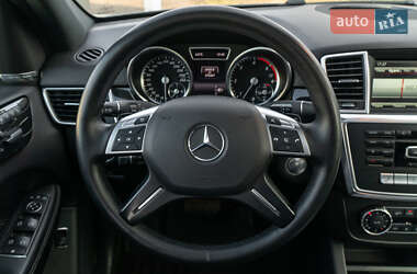 Позашляховик / Кросовер Mercedes-Benz M-Class 2014 в 