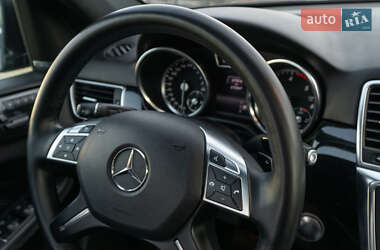 Позашляховик / Кросовер Mercedes-Benz M-Class 2014 в 