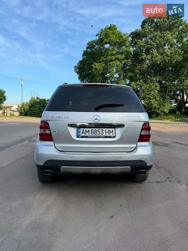 Внедорожник / Кроссовер Mercedes-Benz M-Class 2008 в Коростене
