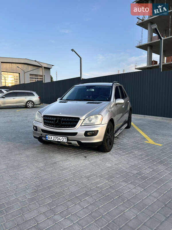 Внедорожник / Кроссовер Mercedes-Benz M-Class 2006 в 