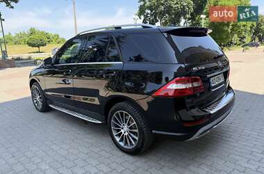 Внедорожник / Кроссовер Mercedes-Benz M-Class 2013 в 
