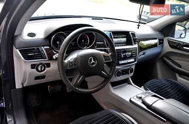 Внедорожник / Кроссовер Mercedes-Benz M-Class 2013 в 